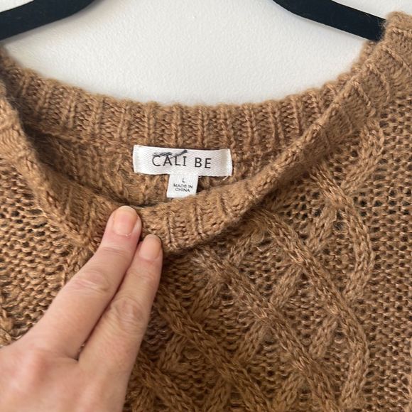 Cali Be womens sweater - Picture 2 of 6